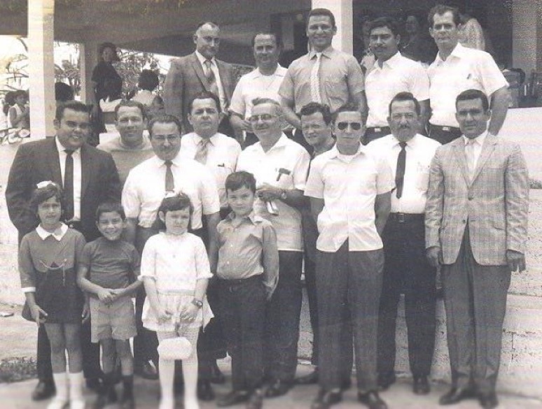 maestros celebran su día en el club de leones, comparte el alcalde enrique ortiz (1970)