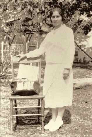 Rosa Galarza, comadrona